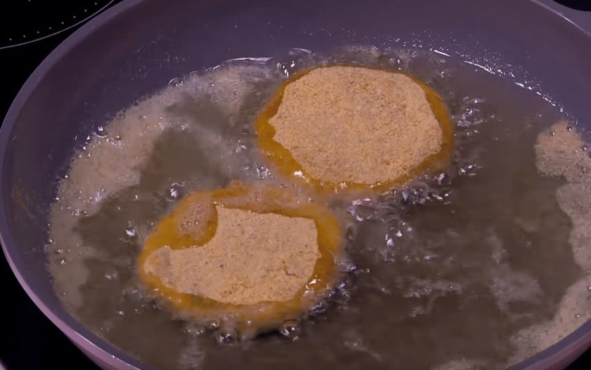 طريقة عمل برجر البطاطس بالبقسماط 