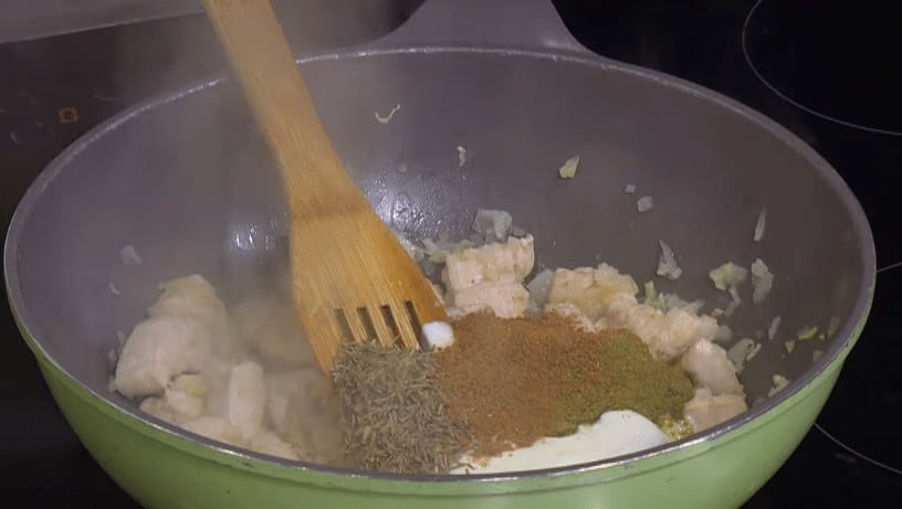 طريقة عمل دجاج هندي بالزبدة و الكريمة